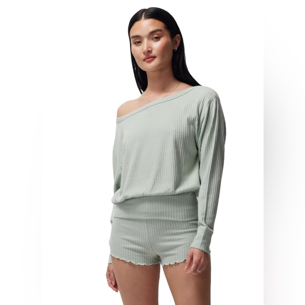 Spiritual Gangster Women’s Ballet Rib Banded Hem Pullover in Sage Green M - Picture 3 of 13